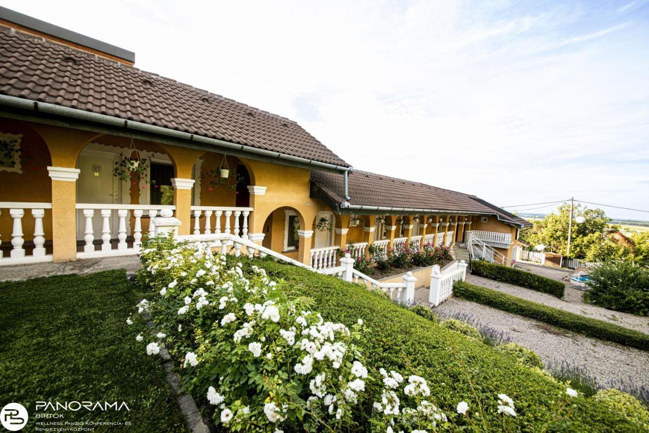 Panorama Birtok - Wellness Panzio, Konferencia Es Rendezvenykoezpont Bed & Breakfast Gyorujbarat Exterior photo